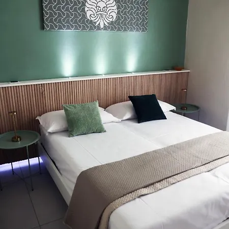 아파트 Zibakhome